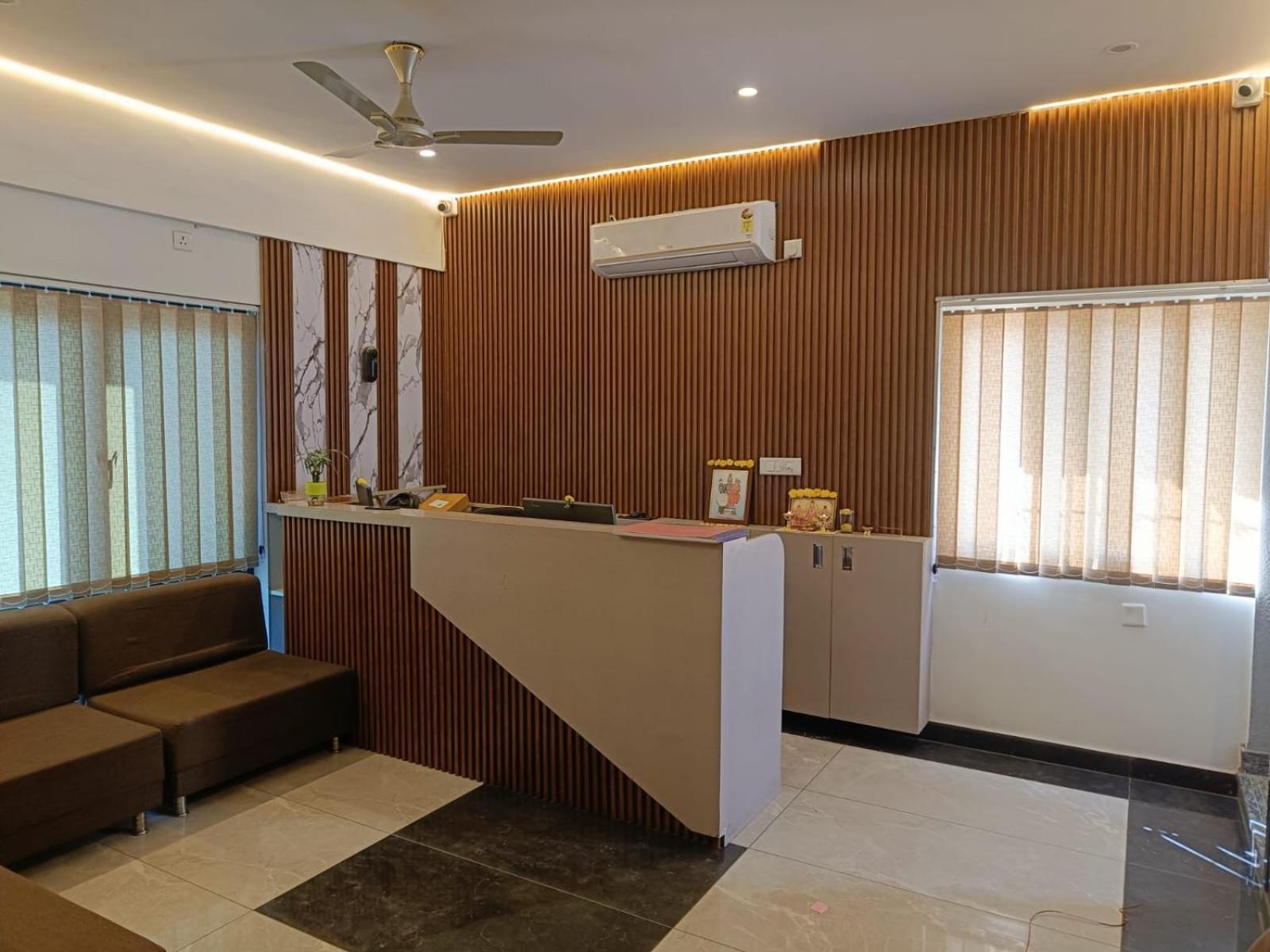 Hotel Dreams Inn بنغالور المظهر الخارجي الصورة