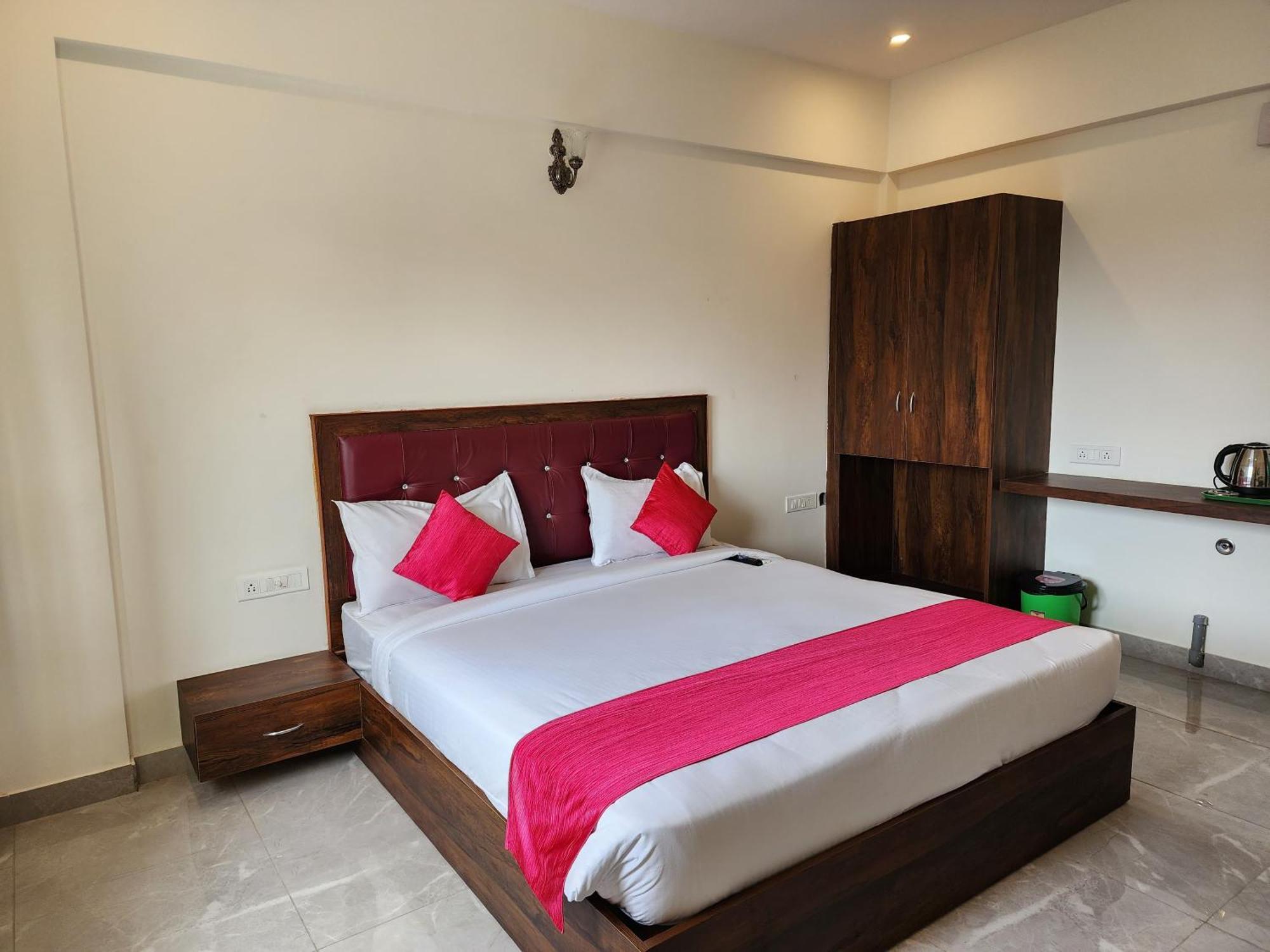 Hotel Dreams Inn بنغالور المظهر الخارجي الصورة